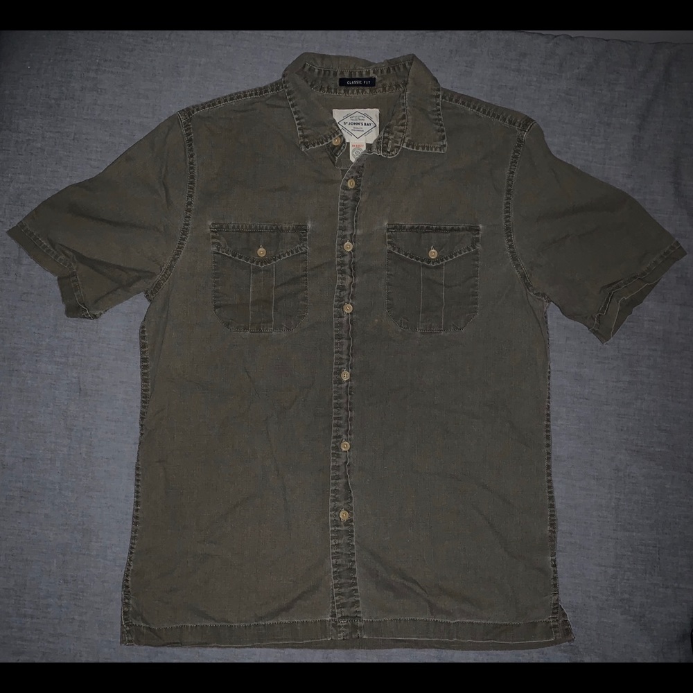 ST JOHN’S BAY BUTTON UP SHIRT